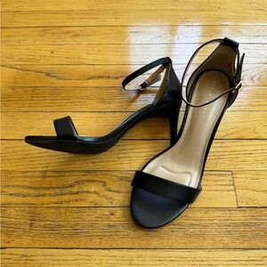 Leather Black ankle strap heeled sandals, 9.5